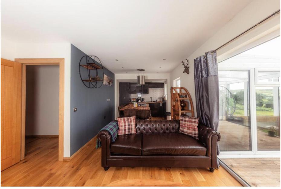 Luxury Cottage With Stunning Views Near Fairy Pools - School House 3 Carbost  Esterno foto