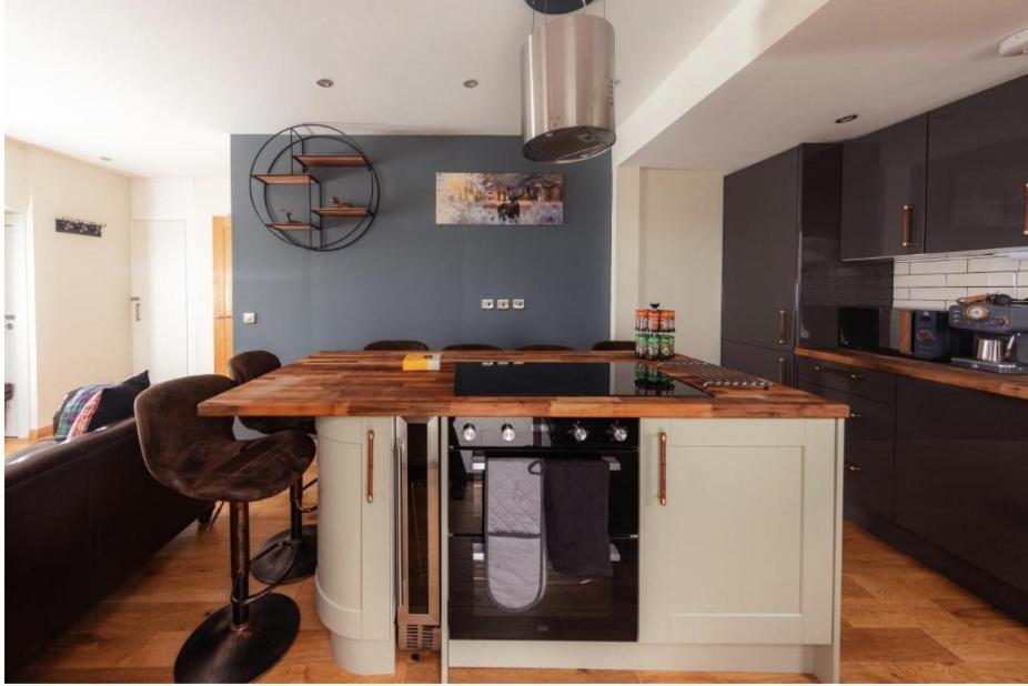 Luxury Cottage With Stunning Views Near Fairy Pools - School House 3 Carbost  Esterno foto