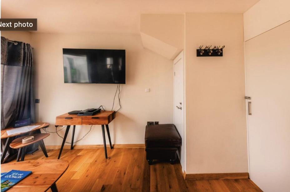 Luxury Cottage With Stunning Views Near Fairy Pools - School House 3 Carbost  Esterno foto