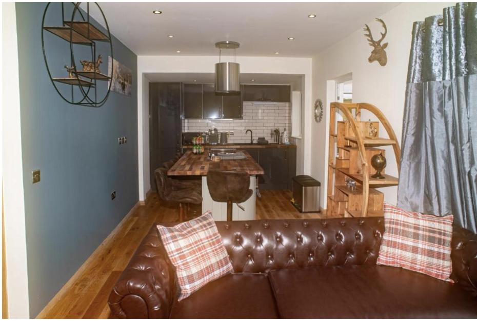 Luxury Cottage With Stunning Views Near Fairy Pools - School House 3 Carbost  Esterno foto